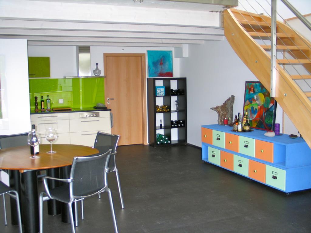 Artist'S Loft Zur Maloya Apartment Ormalingen Room photo