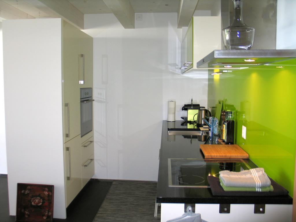 Artist'S Loft Zur Maloya Apartment Ormalingen Room photo